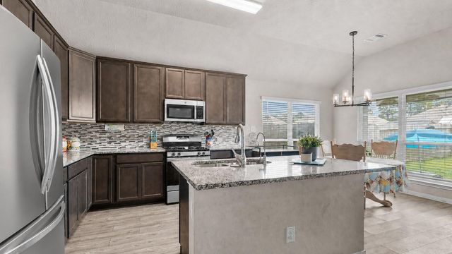 1015 Walnut Branch Lane, Tomball, TX 77375