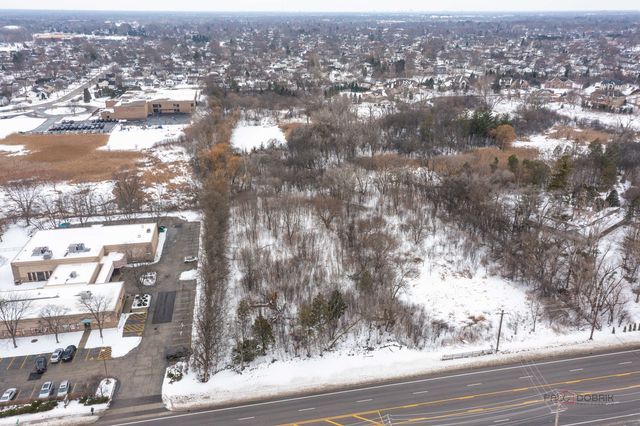 5176 Aptakisic Road, Long Grove, IL 60047