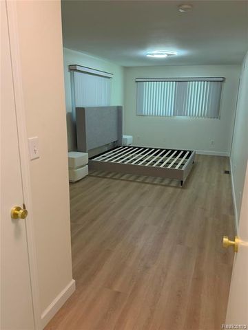 14682 Yale Street, Livonia, MI 48154