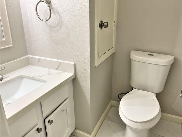 2326 Meade Court, League City, TX 77573