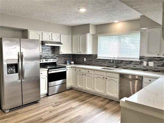 2326 Meade Court, League City, TX 77573