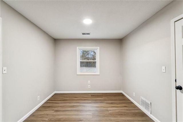 453 W 1st Street, Peculiar, MO 64078