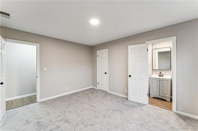 453 W 1st Street, Peculiar, MO 64078