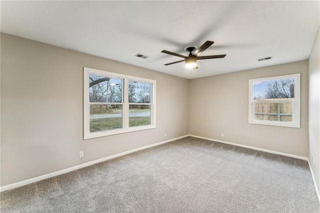 453 W 1st Street, Peculiar, MO 64078