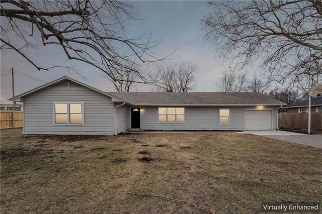 453 W 1st Street, Peculiar, MO 64078