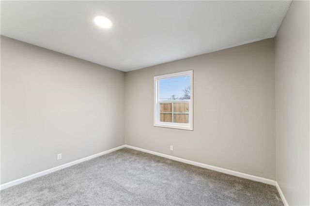 453 W 1st Street, Peculiar, MO 64078