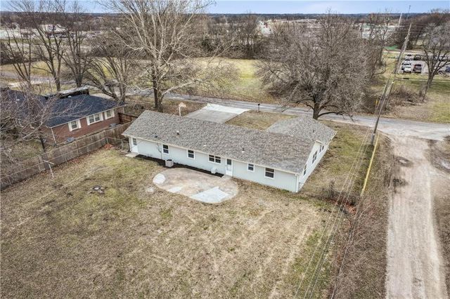 453 W 1st Street, Peculiar, MO 64078