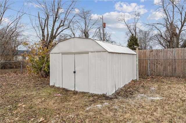 453 W 1st Street, Peculiar, MO 64078