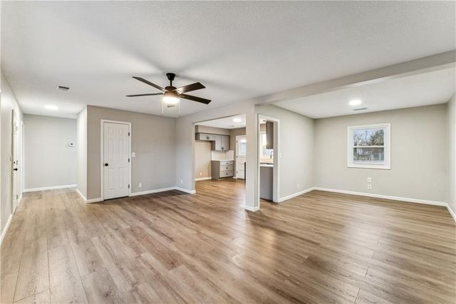 453 W 1st Street, Peculiar, MO 64078