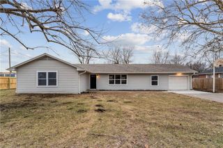 453 W 1st Street, Peculiar, MO 64078