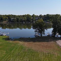 1 Holiday Drive, Lake Holiday, IL 60552