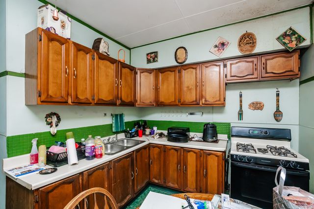 5326 W Van Buren Avenue, Chicago, IL 60644