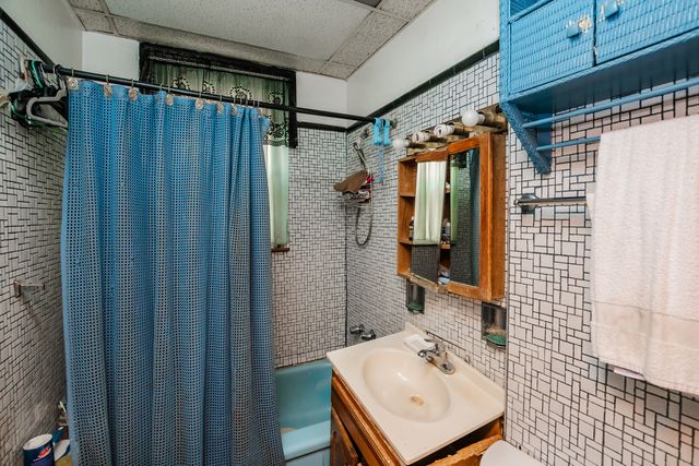5326 W Van Buren Avenue, Chicago, IL 60644