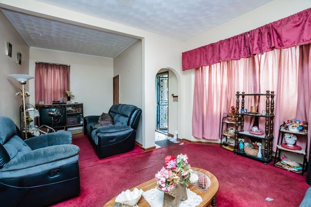 5326 W Van Buren Avenue, Chicago, IL 60644