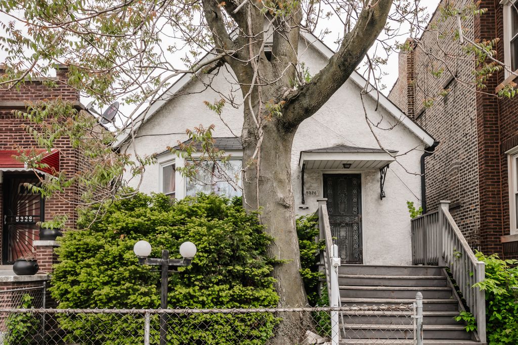 5326 W Van Buren Avenue, Chicago, IL 60644