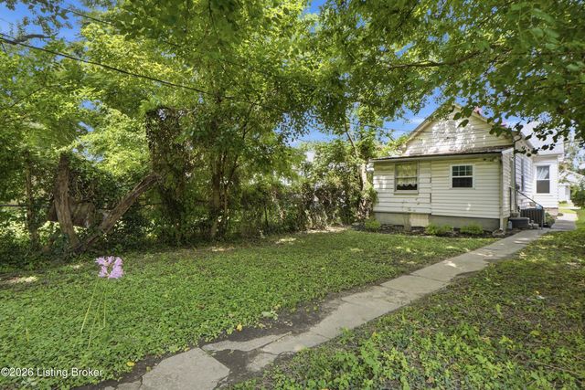 944 E Maple St, Jeffersonville, IN 47130