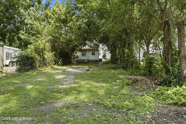 944 E Maple St, Jeffersonville, IN 47130
