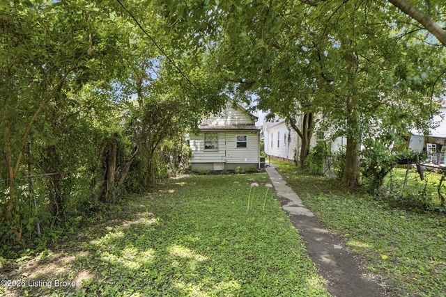 944 E Maple St, Jeffersonville, IN 47130