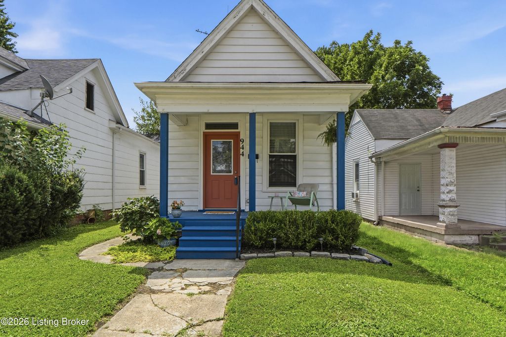 944 E Maple St, Jeffersonville, IN 47130