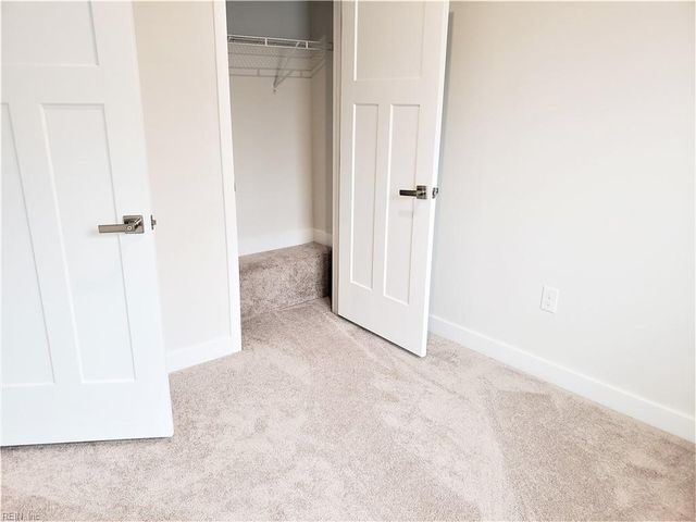 909 Hornswaggle WAY, Chesapeake, VA 23323