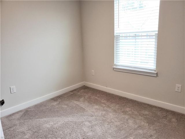 909 Hornswaggle WAY, Chesapeake, VA 23323