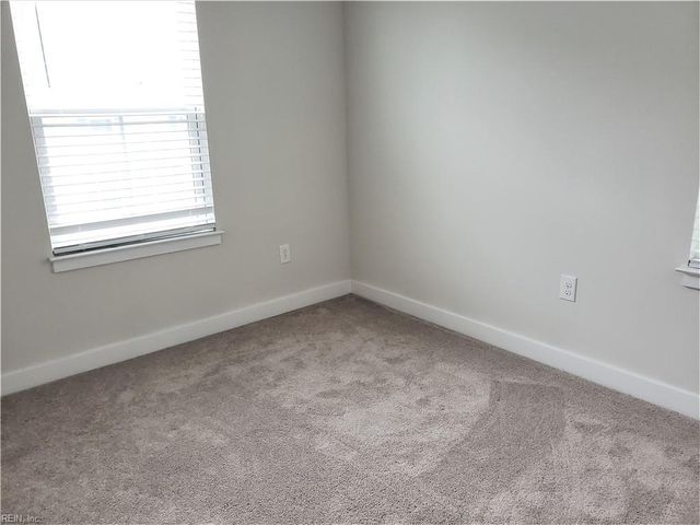 909 Hornswaggle WAY, Chesapeake, VA 23323
