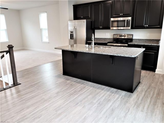 909 Hornswaggle WAY, Chesapeake, VA 23323