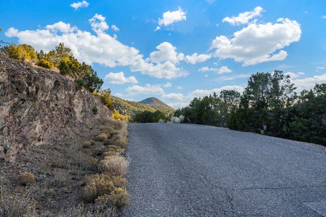 725 Paseo De Florencio, Santa Fe, NM 87501