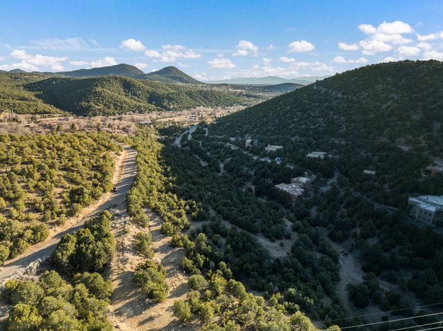 725 Paseo De Florencio, Santa Fe, NM 87501