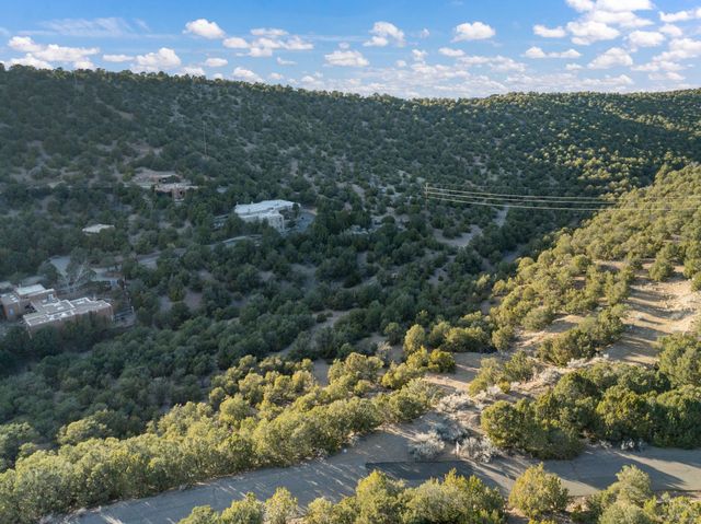 725 Paseo De Florencio, Santa Fe, NM 87501