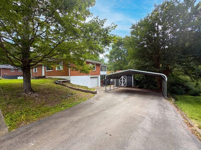 109 Krantz Ct, Ashland City, TN 37015