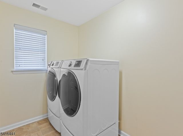 902 Spruce St, Roselle Boro, NJ 07203