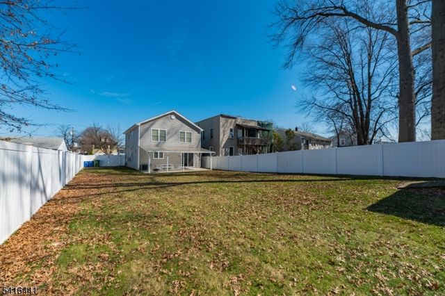 902 Spruce St, Roselle Boro, NJ 07203