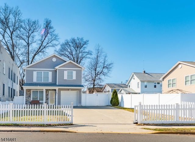 902 Spruce St, Roselle Boro, NJ 07203