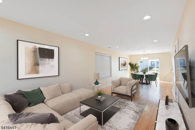 902 Spruce St, Roselle Boro, NJ 07203