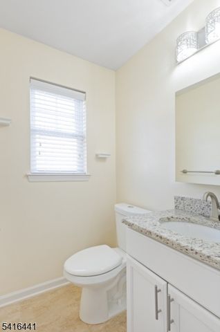 902 Spruce St, Roselle Boro, NJ 07203