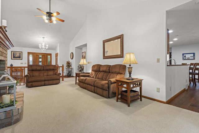 106 WULGAERT WAY, Combined Locks, WI 54113
