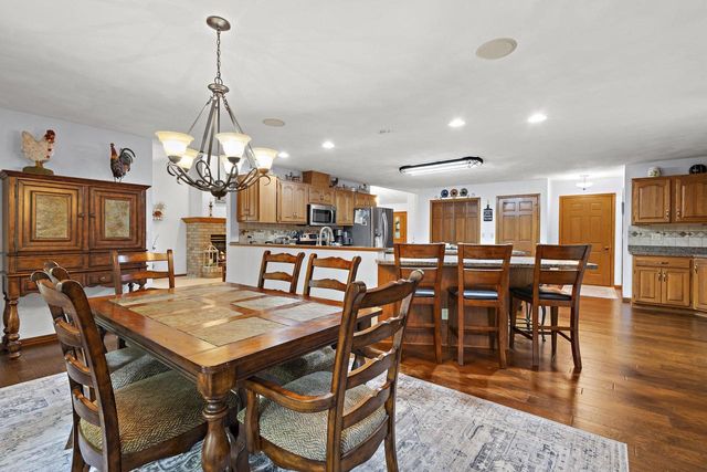106 WULGAERT WAY, Combined Locks, WI 54113