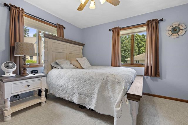 106 WULGAERT WAY, Combined Locks, WI 54113