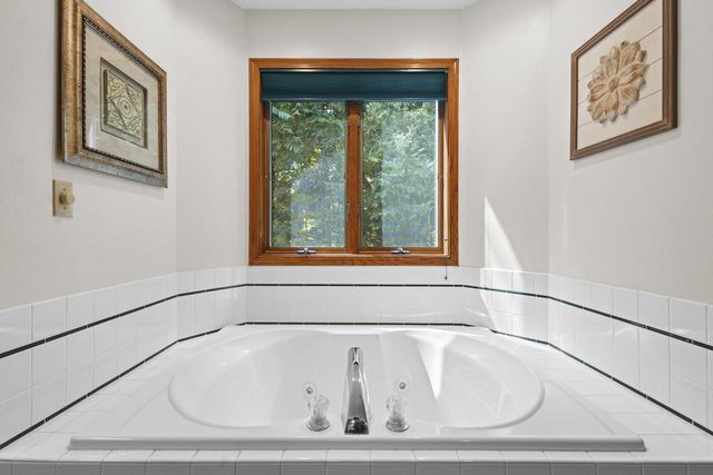 106 WULGAERT WAY, Combined Locks, WI 54113
