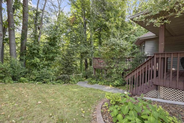 106 WULGAERT WAY, Combined Locks, WI 54113