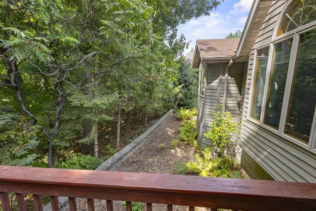 106 WULGAERT WAY, Combined Locks, WI 54113