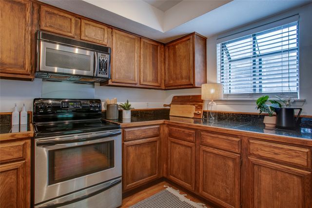 714 W Canty Street, Dallas, TX 75208