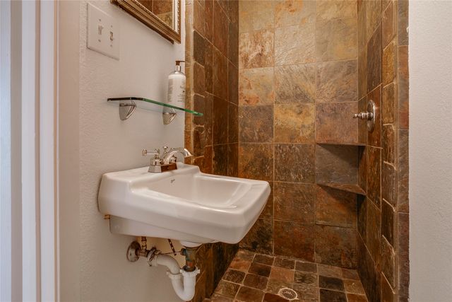 714 W Canty Street, Dallas, TX 75208