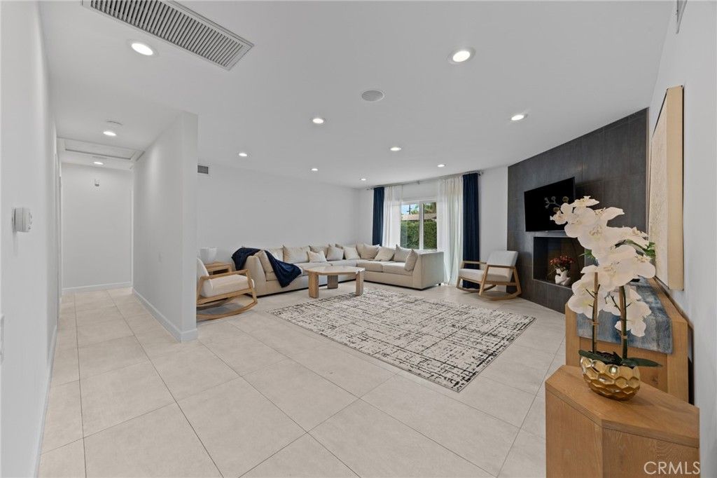 Image 13 of property listing at 7844 Allott, Panorama City, CA 91402