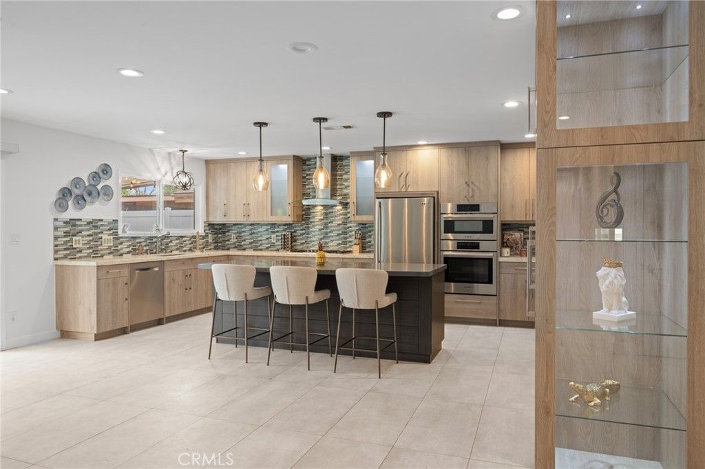 Image 20 of property listing at 7844 Allott, Panorama City, CA 91402