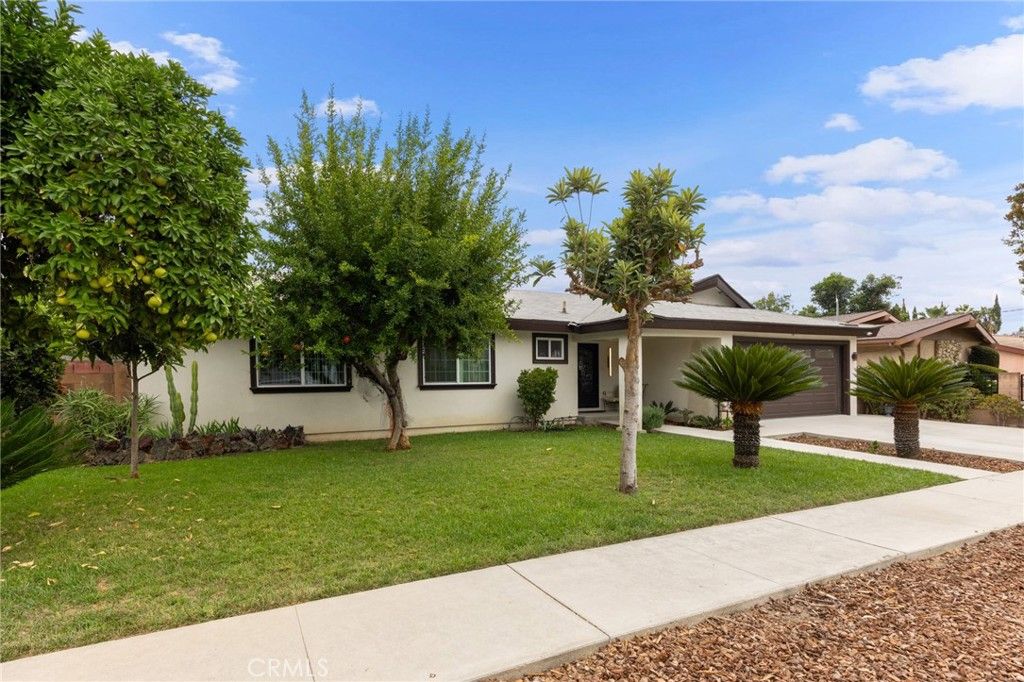 Image 4 of property listing at 7844 Allott, Panorama City, CA 91402