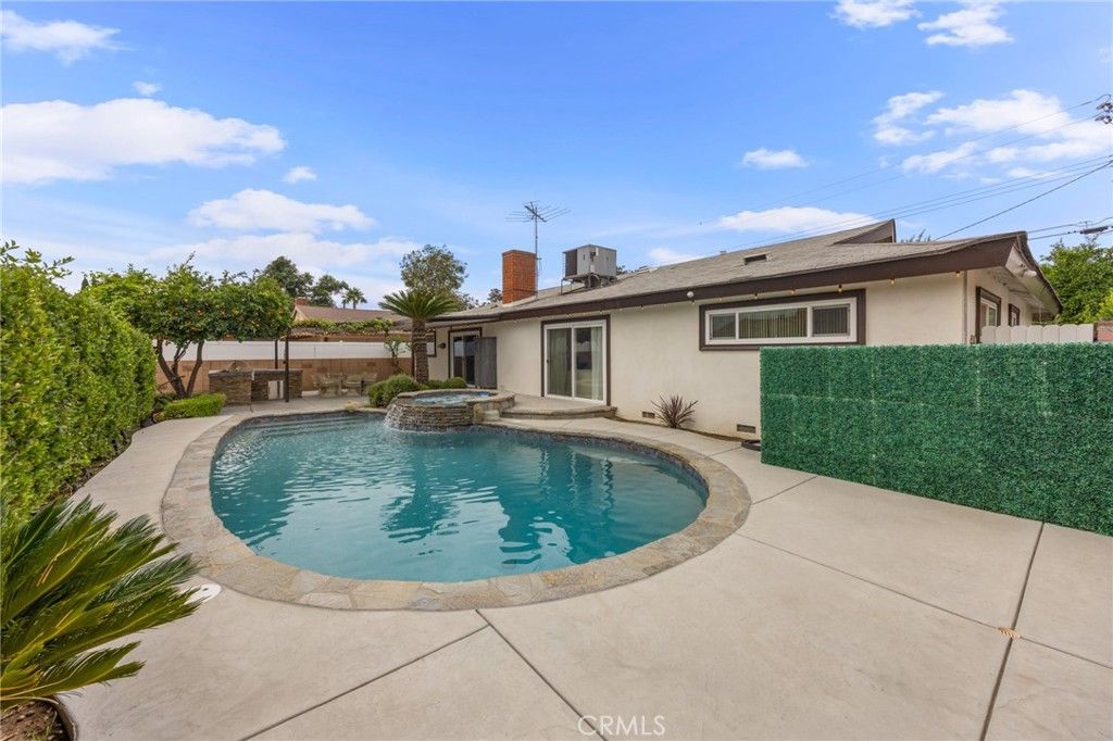 Image 5 of property listing at 7844 Allott, Panorama City, CA 91402
