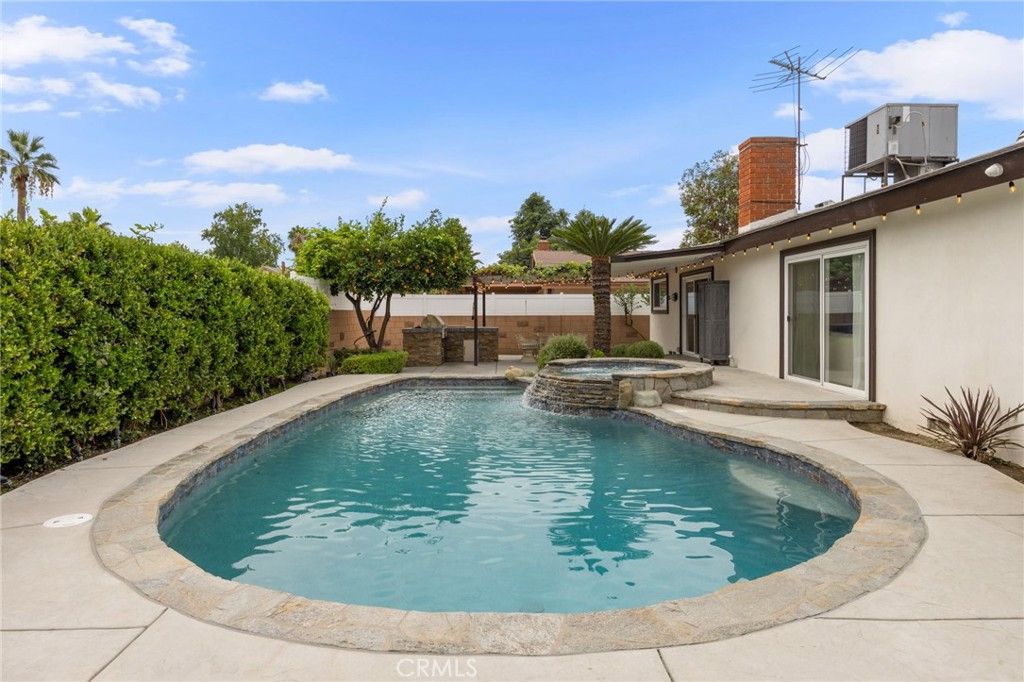 Image 6 of property listing at 7844 Allott, Panorama City, CA 91402