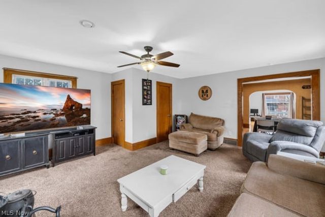 624 E Ford Avenue, Barberton, OH 44203